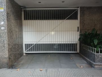 EN VENTA DOS AMBIENTES CON COCHERA PLENO PALERMO!!
