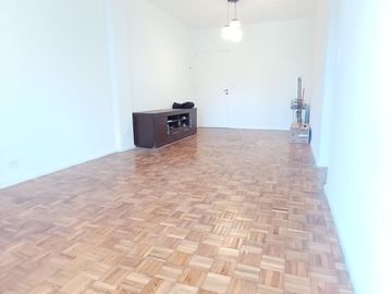 EN VENTA DOS AMBIENTES CON COCHERA PLENO PALERMO!!