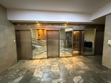Oficina en Semipiso - Zona Obelisco- Apto Vivienda