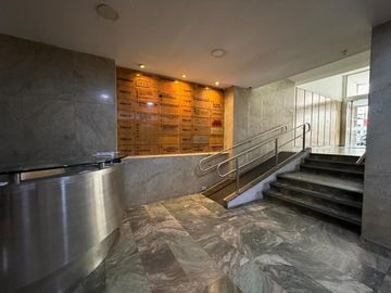 Oficina en Semipiso - Zona Obelisco- Apto Vivienda