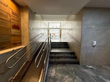 Oficina en Semipiso - Zona Obelisco- Apto Vivienda