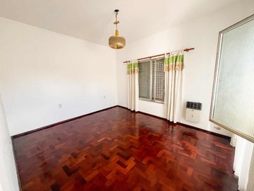 PLANTA ALTA A METROS AV. LOPEZ Y PLANES EN VENTA