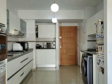 VENTA DPTO DUPLEX DE CATEGORIA 4 AMB EN FLORES