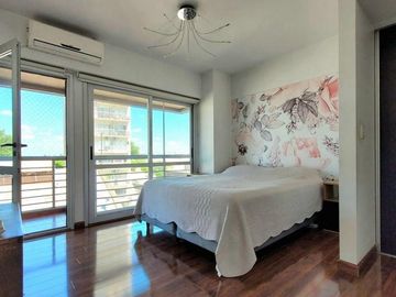 VENTA DPTO DUPLEX DE CATEGORIA 4 AMB EN FLORES