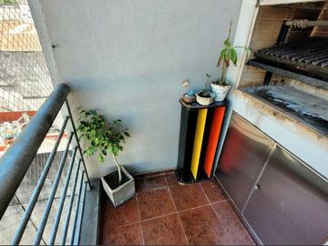 VENTA DPTO DUPLEX DE CATEGORIA 4 AMB EN FLORES