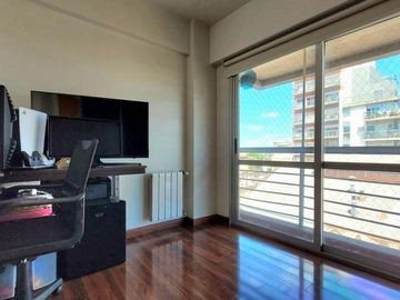 VENTA DPTO DUPLEX DE CATEGORIA 4 AMB EN FLORES