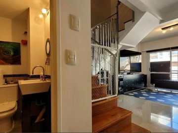 VENTA DPTO DUPLEX DE CATEGORIA 4 AMB EN FLORES