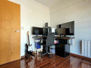 VENTA DPTO DUPLEX DE CATEGORIA 4 AMB EN FLORES