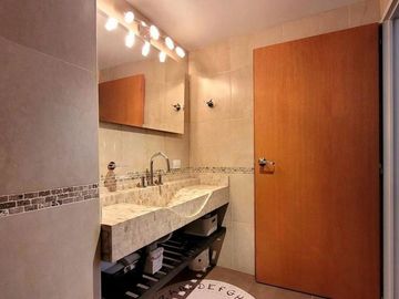 VENTA DPTO DUPLEX DE CATEGORIA 4 AMB EN FLORES