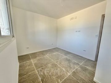 VENTA DPTO 2 amb 1er PISO SARAVI VILLAGE PILAR