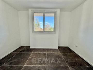 VENTA DPTO 2 amb 1er PISO SARAVI VILLAGE PILAR