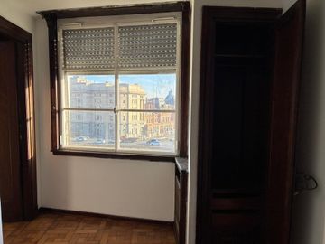 Venta de dpto 3 amb con dependencia  piso alto