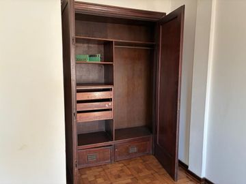 Venta de dpto 3 amb con dependencia  piso alto