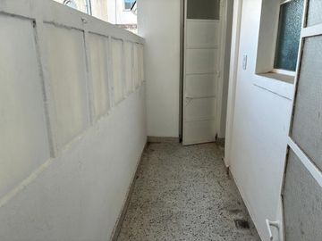 Venta de dpto 3 amb con dependencia  piso alto