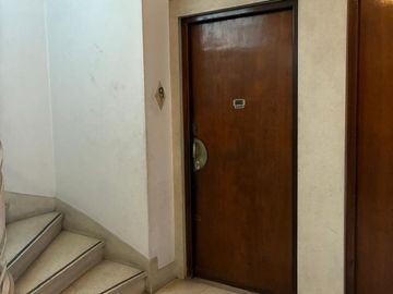 Venta de dpto 3 amb con dependencia  piso alto