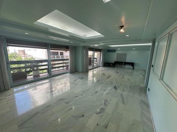 DEPTO 5 AMBIENTES EN VENTA EN FLORES BALCÓN FRENTE