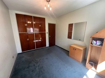 DEPTO 5 AMBIENTES EN VENTA EN FLORES BALCÓN FRENTE