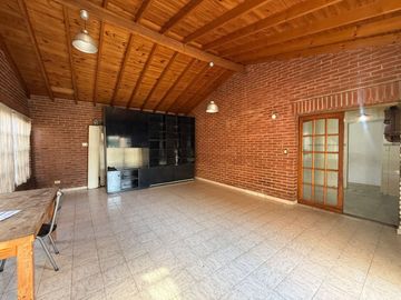 VENTA CASA 4 AMB CIUDAD EVITA PILETA APT CREDITO