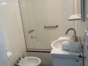 alquilo departamento por dia almagro wifi netflix  2 personas