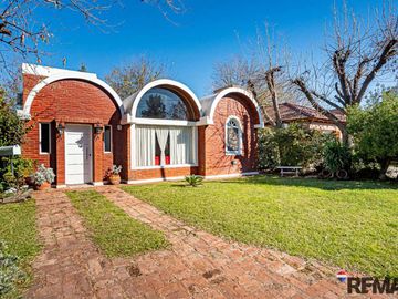 VENTA CASA 4 AMB + ESCRITORIO-PILETA-APTO CREDITO