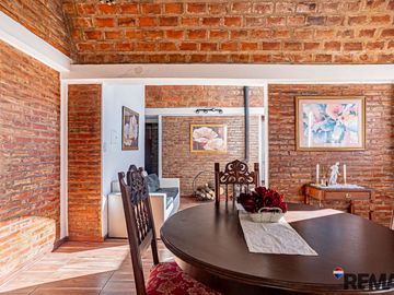 VENTA CASA 4 AMB + ESCRITORIO-PILETA-APTO CREDITO
