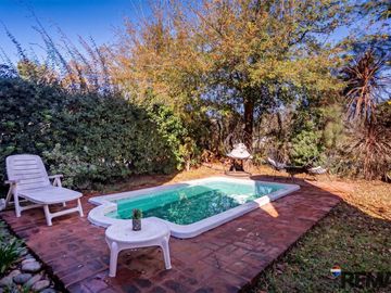VENTA CASA 4 AMB + ESCRITORIO-PILETA-APTO CREDITO