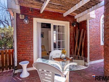 VENTA CASA 4 AMB + ESCRITORIO-PILETA-APTO CREDITO