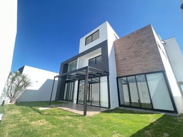 Casa en Venta en Lomas de Angelópolis, San Andrés Cholula, Puebla