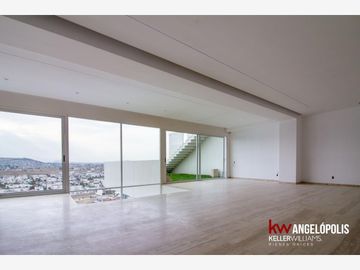 SE VENDE PENTHOUSE DE 3 NIVELES EN LOMAS DE ANGELÓPOLIS III