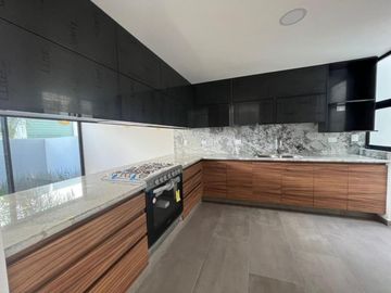Casa en Venta en Lomas de Angelópolis II, San Andrés Cholula, Puebla