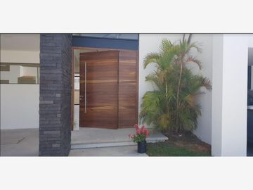 Casa en Venta en Lomas de Angelópolis, San Andrés Cholula, Puebla
