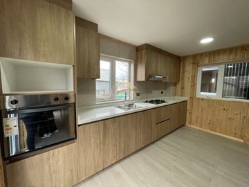 CASA NUEVA EN ARRIENDO | NUEVA BRAUNAU, PUERTO VARAS