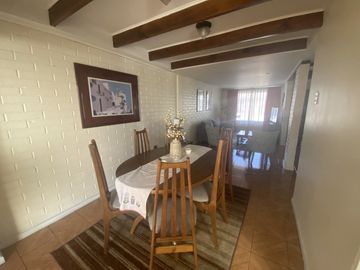 Cómoda e impecable casa a la venta
