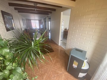 Cómoda e impecable casa a la venta