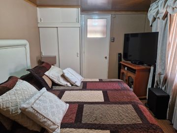 Gestimob vende amplia casa de un piso en pasaje Aulén , Villa Robert Kennedy, Estación Central