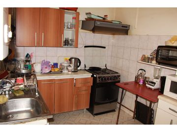 Gestimob , vende casa con excelente ubicación para inversionistas, a una cuadra de metro Republica