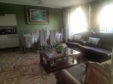 Gestimob vende casa con local comercial de 325mt2, en Portales.