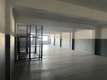 ALQUILER | LOCAL CON DEPOSITO | EXCELENTE UBICACIÓN | A ESTRENAR