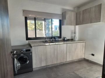 Casa en venta Puertos del Lago Barrio Vistas Lote interno con 2 cocheras y Pileta
