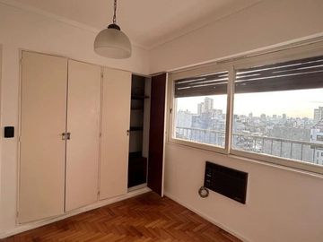 Departamento 2 ambientes | en venta | Flores | Muy luminoso con balcón corrido