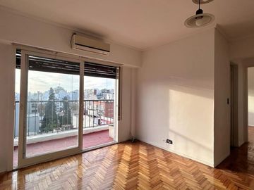 Departamento 2 ambientes | en venta | Flores | Muy luminoso con balcón corrido