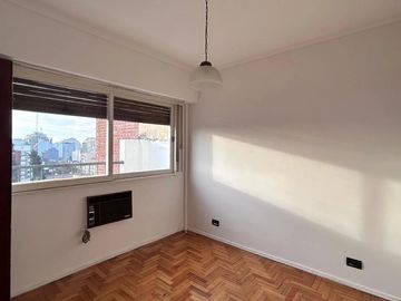 Departamento 2 ambientes | en venta | Flores | Muy luminoso con balcón corrido