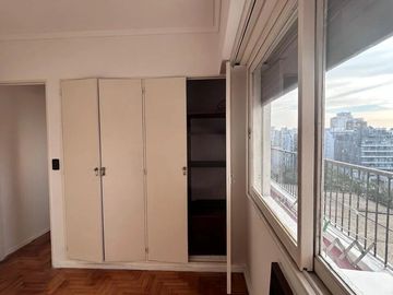 Departamento 2 ambientes | en venta | Flores | Muy luminoso con balcón corrido