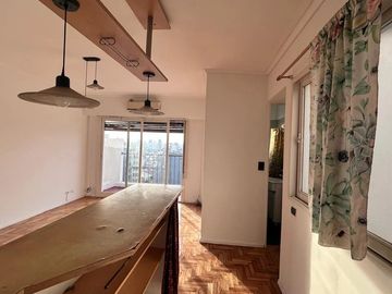 Departamento 2 ambientes | en venta | Flores | Muy luminoso con balcón corrido