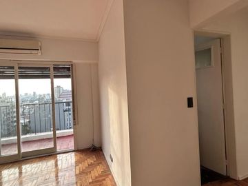 Departamento 2 ambientes | en venta | Flores | Muy luminoso con balcón corrido