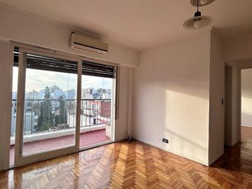 Departamento 2 ambientes | en venta | Flores | Muy luminoso con balcón corrido