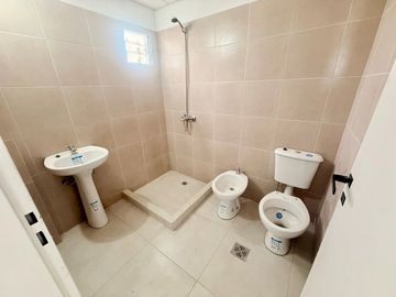 Venta Departamento 2 dos ambientes ciudadela financiación en pesos pozo