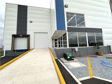 NAVE INDUSTRIAL 2 EN RENTA CERCA DEL AEROPUERTO COLON QUERÉTARO GIH3