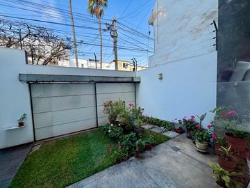 Exclusivo Departamento En Venta – Urb. La Alborada, Surco