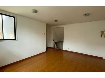 IMPRESIONANTE CASA EN LA FLORIDA ALTO 3 PISOS